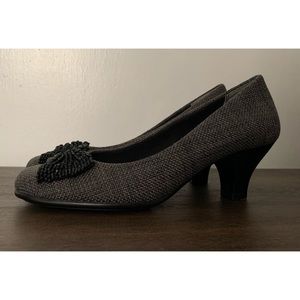 Aerosoles gray tweed heel 7 1/2